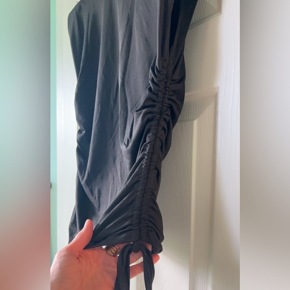 NEW | Story On | Women’s Black Side Cinge Shirt Top Tank Top Small - Picture 2 of 7